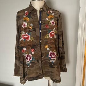 Johnny Was workshop Esmeralda silk embroidered shirt XS